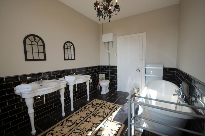 Demeure - 358 m² - 13 pièces