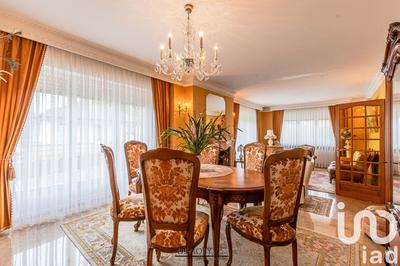 Maison - 150 m² - 9 pièces