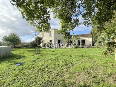 Maison - 200 m² - 5 pièces