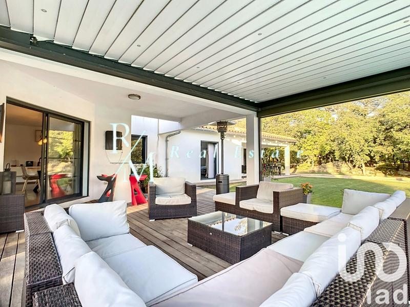 Maison de maîtres - 265 m² - 10 pièces