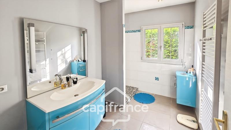Maison - 428 m² - 8 pièces