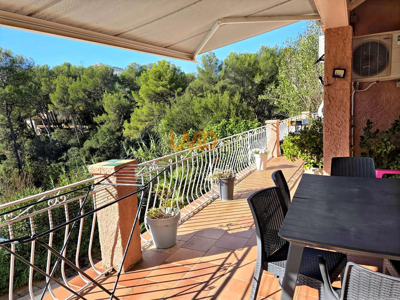 Propriété - 181 m² - 7 pièces