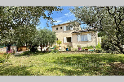 Maison - 121 m² - 8 pièces