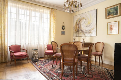 Villa - 205 m² - 9 pièces