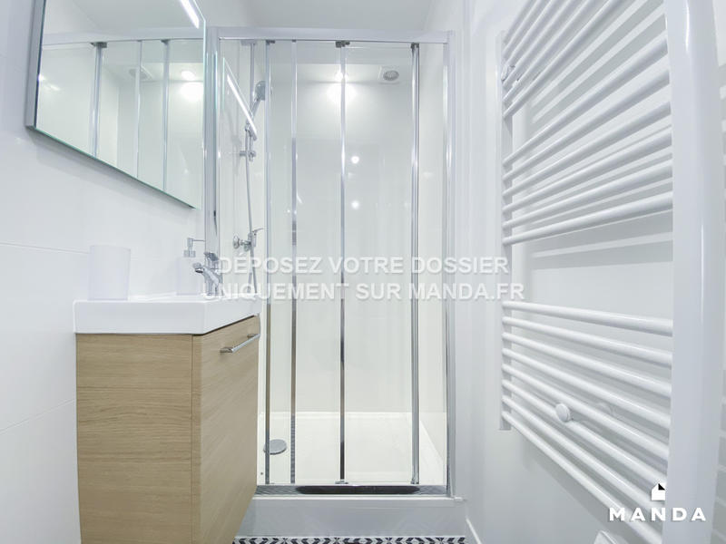 Chambre - 9 m² - 5 pièces