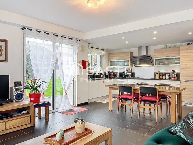 Maison - 220 m² - 8 pièces