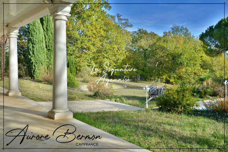 Villa - 305 m² - 7 pièces