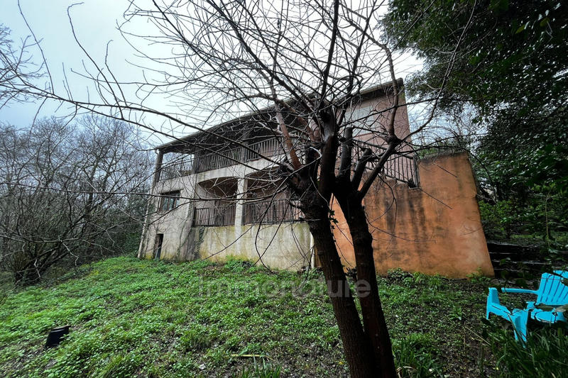 Maison - 180 m² - 8 pièces