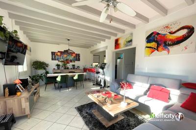 Maison - 260 m² - 7 pièces