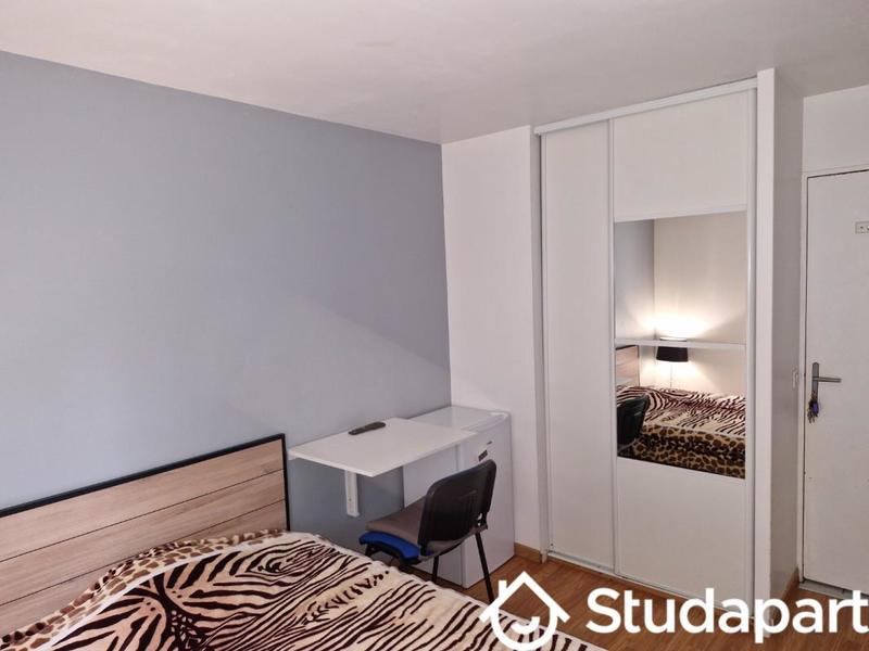 Chambre - 10 m² - 1 pièce