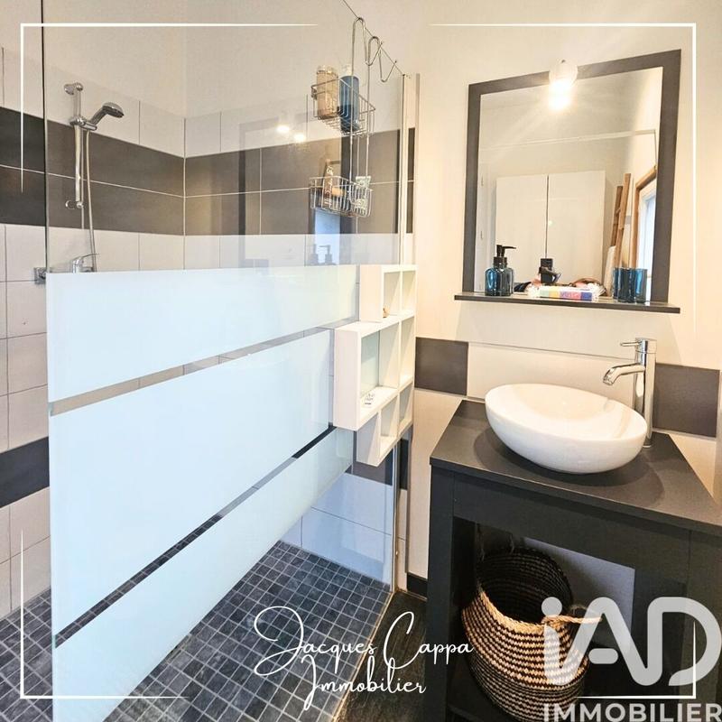 Maison - 220 m² - 6 pièces