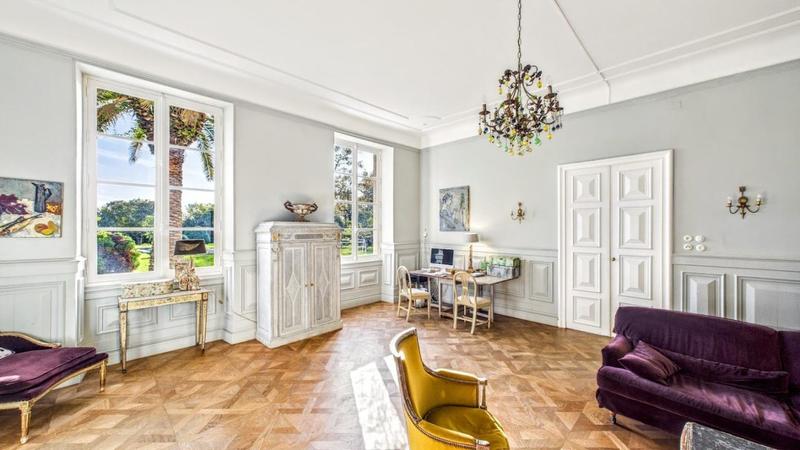 Propriété - 700 m² - 13 pièces