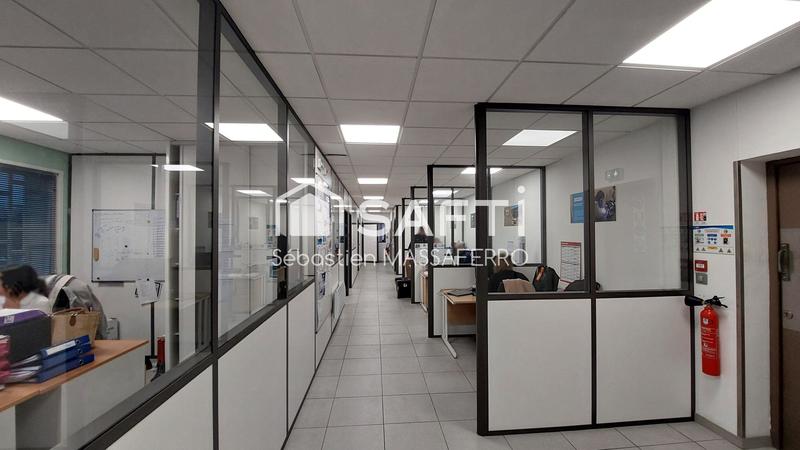 Local commercial - 1 850 m² - 3 pièces