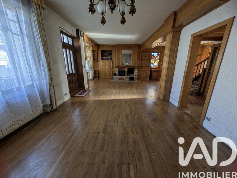 Maison - 236 m² - 11 pièces