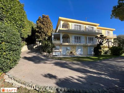 Maison de maîtres - 386 m² - 10 pièces