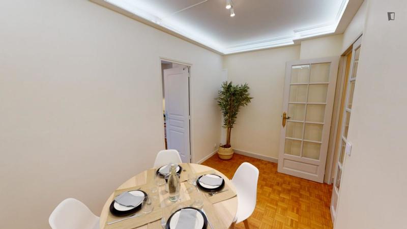 Chambre - 11 m² - 4 pièces