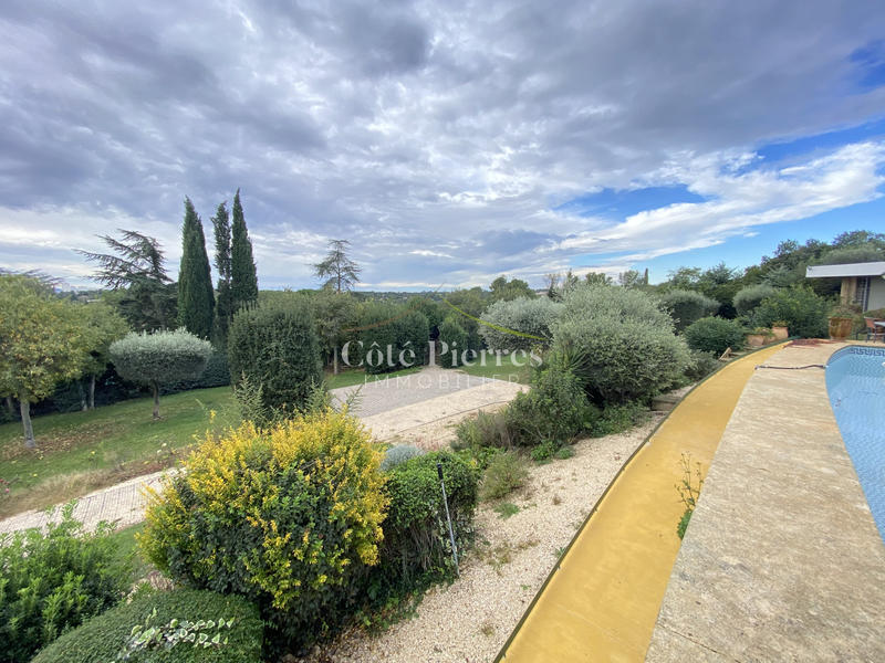 Villa - 200 m² - 6 pièces