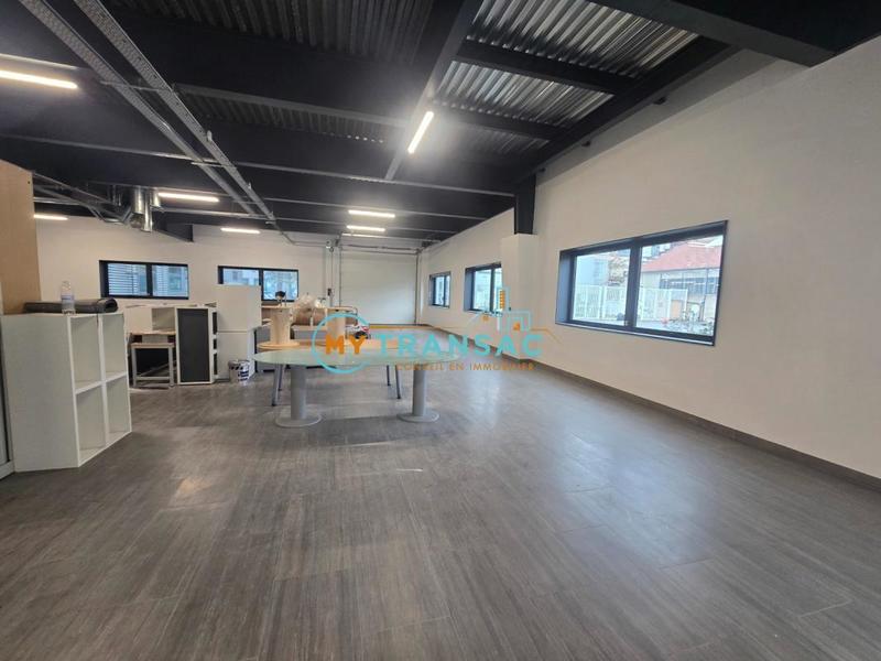 Local d'activité / Entrepôt - 822 m²