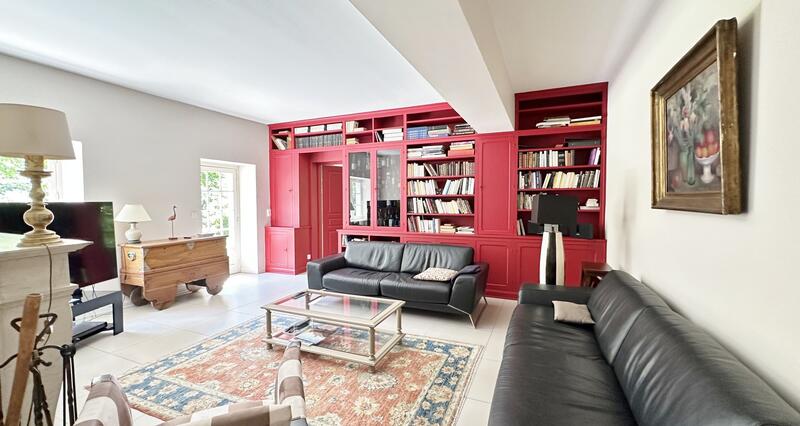 Maison - 450 m² - 12 pièces