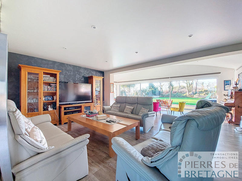 Maison - 210 m² - 8 pièces