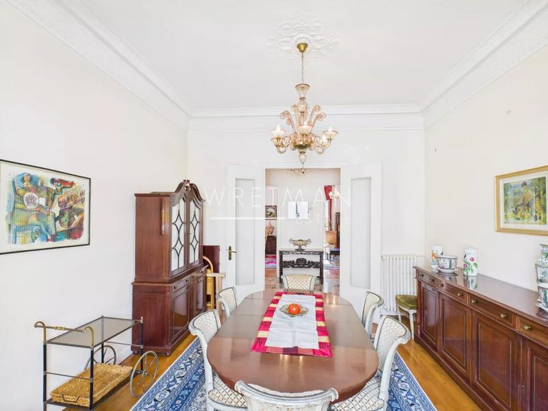 Appartement - 155 m² - 5 pièces