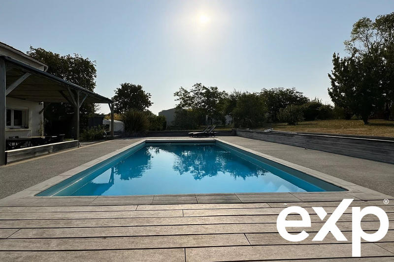 Maison - 307 m² - 10 pièces