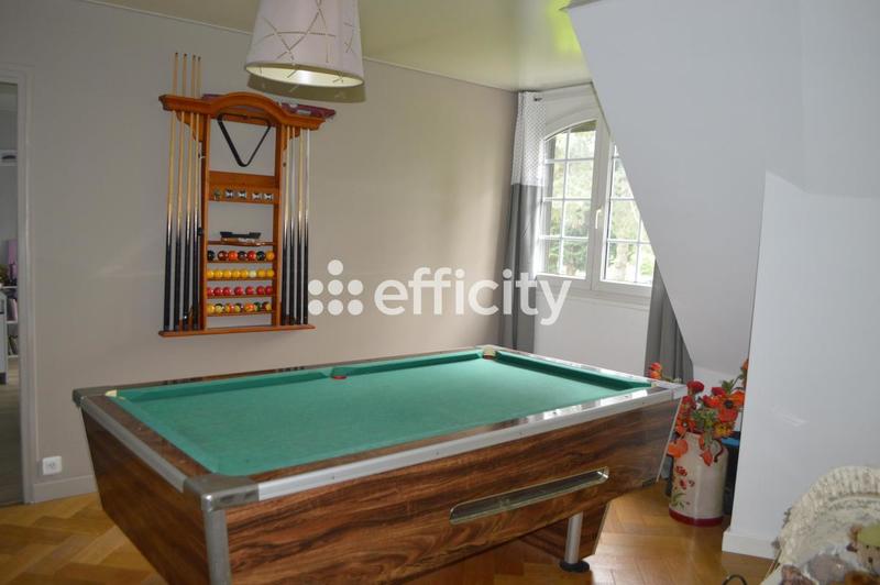 Demeure - 350 m² - 11 pièces