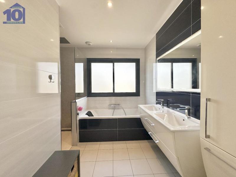 Villa - 150 m² - 4 pièces