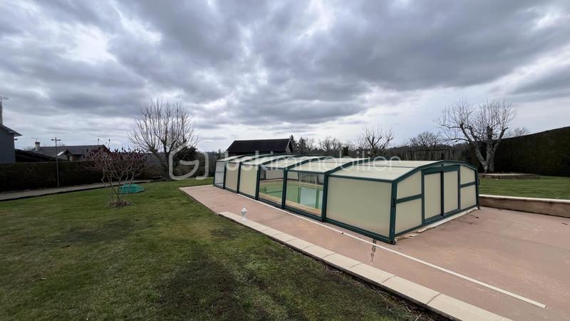 Immeuble - 216 m² - 10 pièces