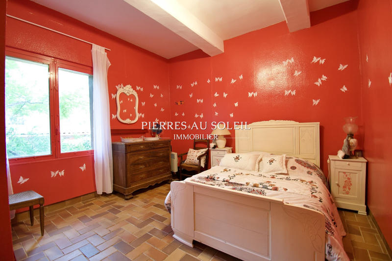 Propriété - 250 m² - 8 pièces