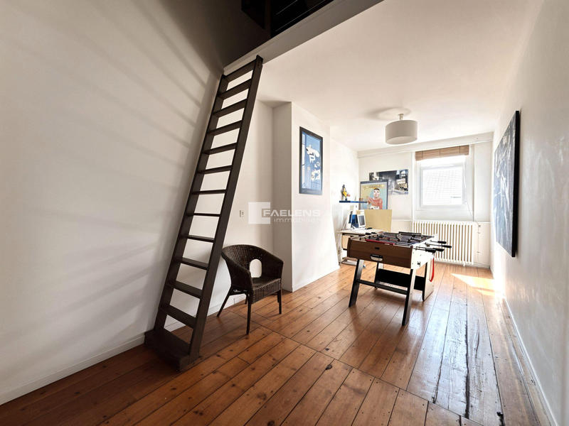 Maison - 213 m² - 8 pièces