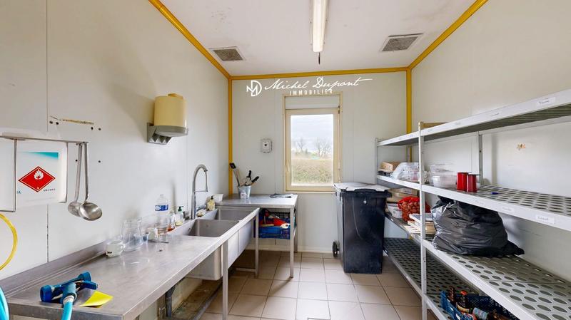 Local commercial - 84 m² - 6 pièces