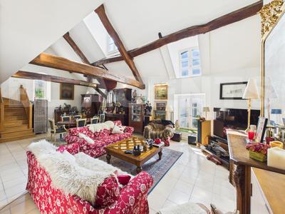 Appartement - 180 m² - 6 pièces