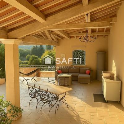 Maison - 257 m² - 7 pièces