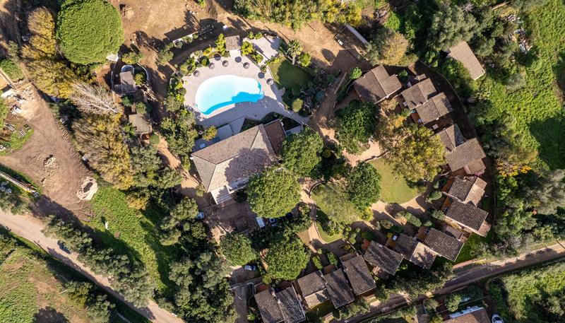 Local commercial - 1 171 m² - 58 pièces