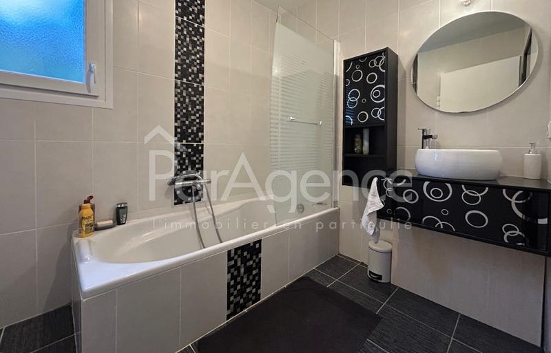 Maison - 158 m² - 4 pièces