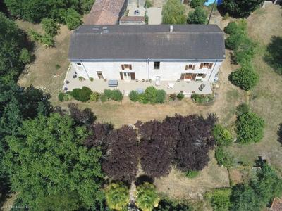 Propriété - 134 m² - 10 pièces