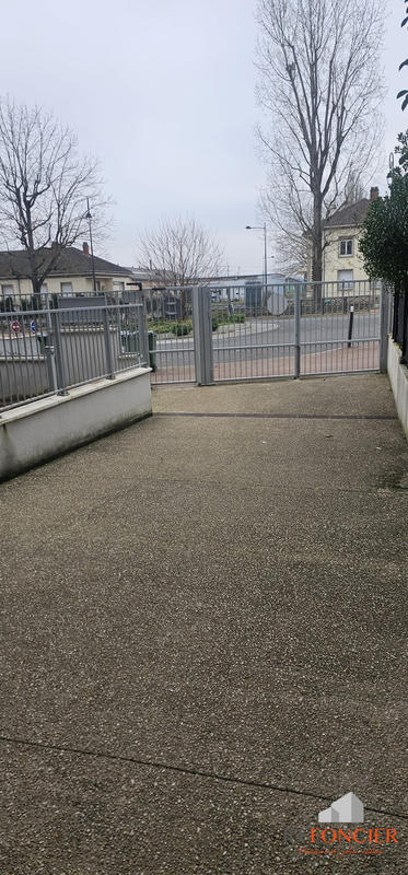 Parking / Garage - 13 m²