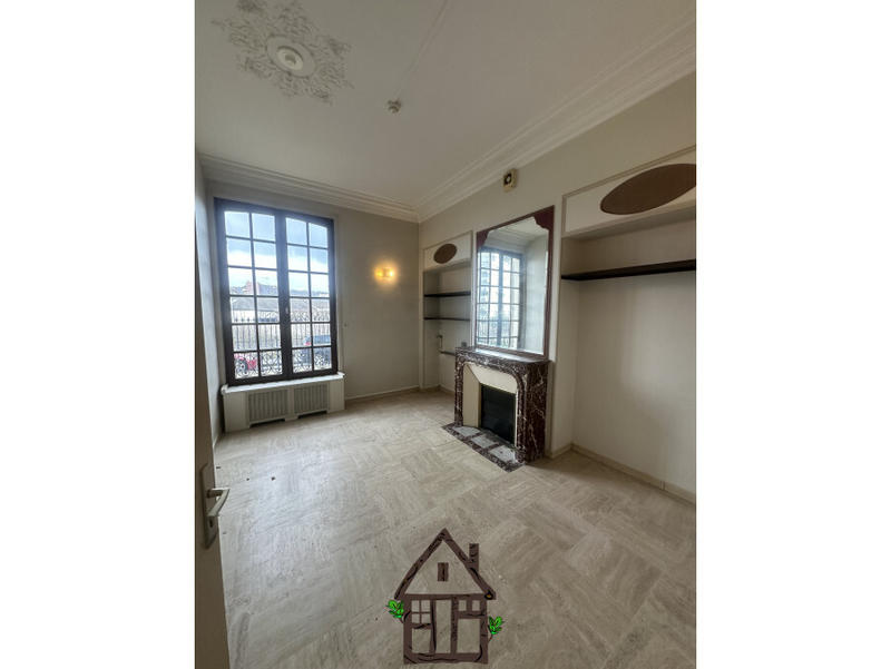 Maison - 308 m² - 23 pièces