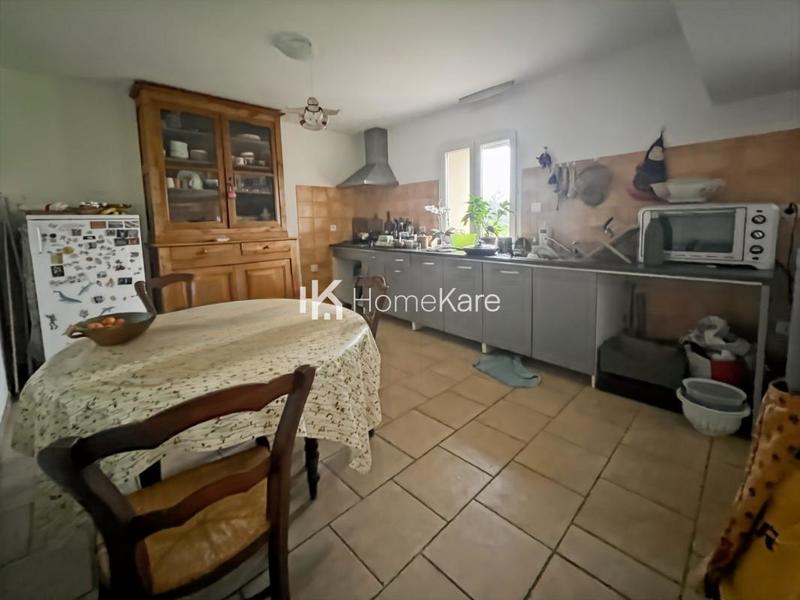 Maison - 220 m² - 6 pièces