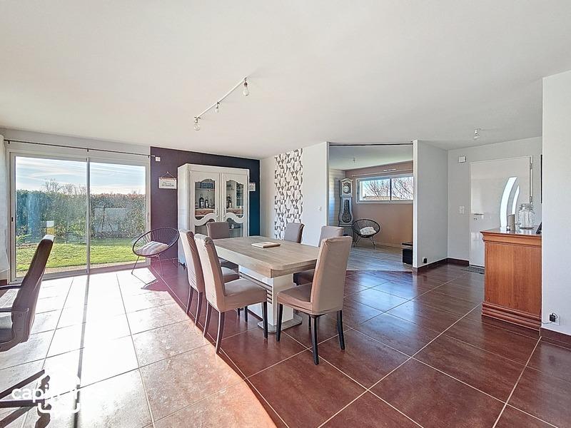 Maison - 121 m² - 6 pièces