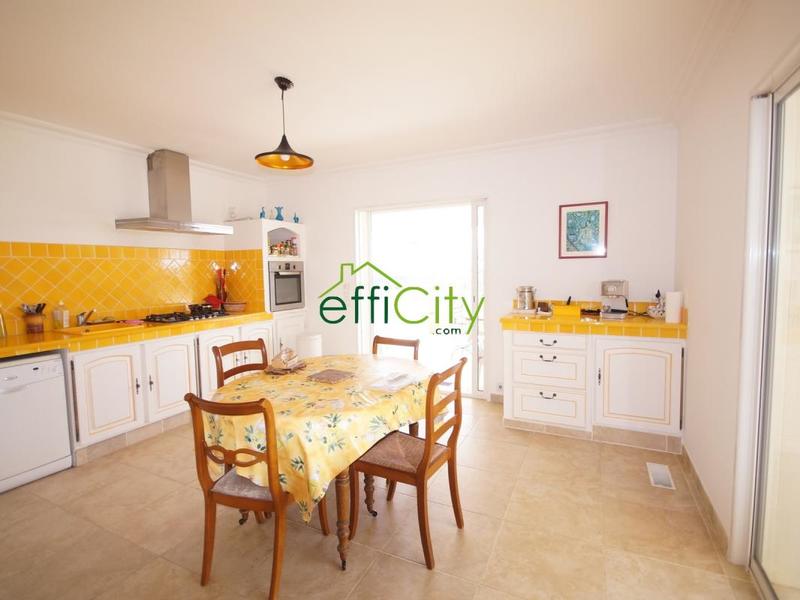 Maison - 260 m² - 7 pièces