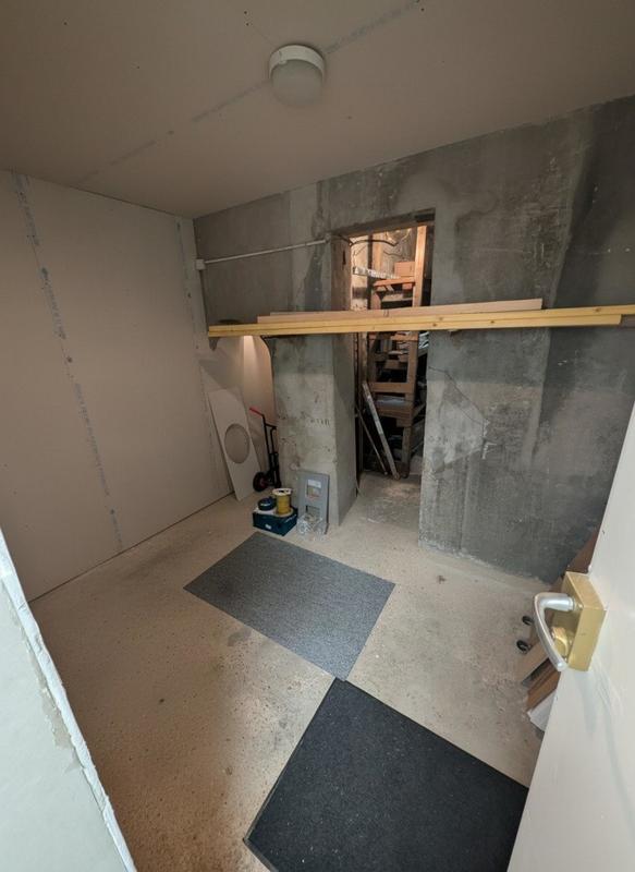 Local commercial - 150 m² - 4 pièces