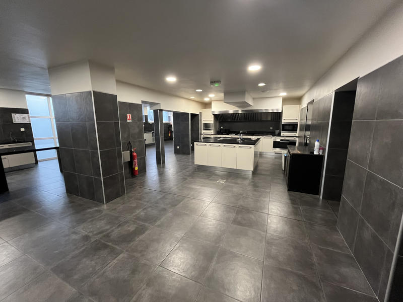 Local commercial - 429 m²