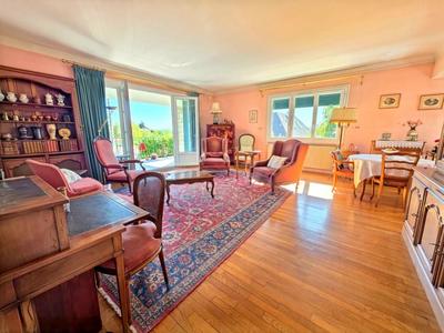 Maison - 219 m² - 7 pièces