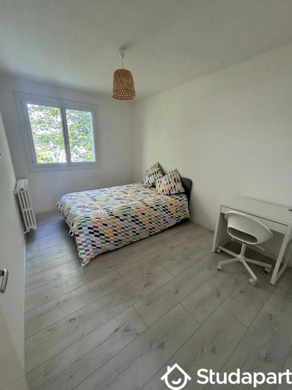 Chambre - 11 m² - 1 pièce