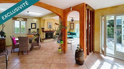 Maison - 224 m² - 8 pièces