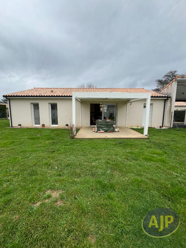 Maison - 90 m² - 4 pièces