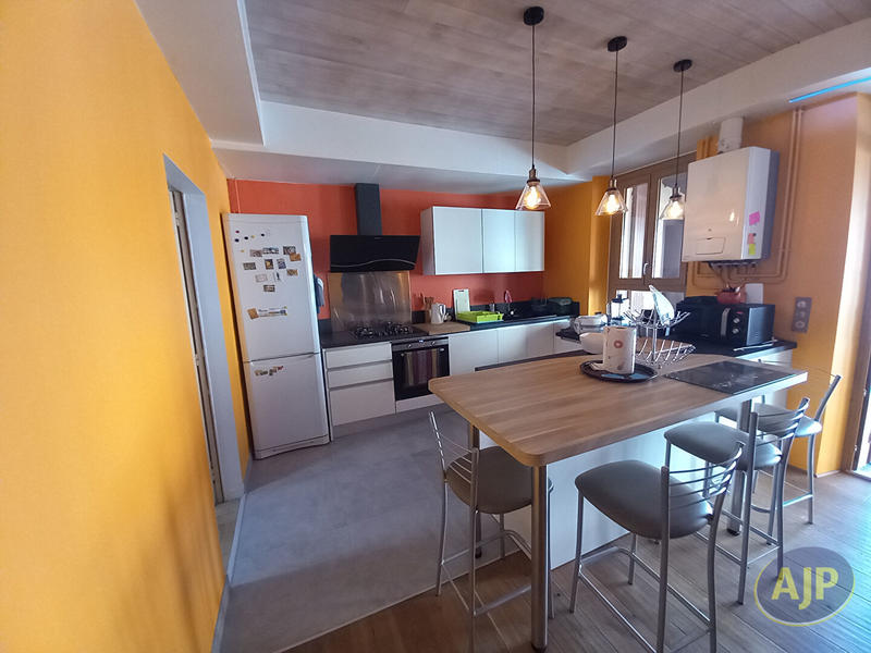 Maison - 99 m² - 4 pièces