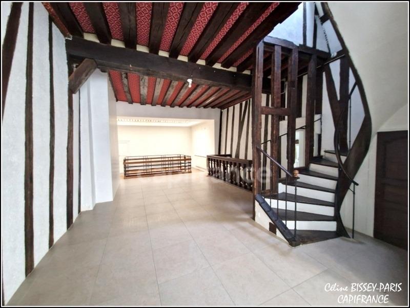 Appartement - 146 m² - 6 pièces